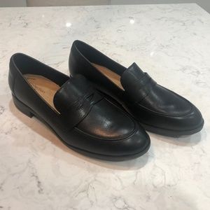 Women's black leather Clarks' Loafers